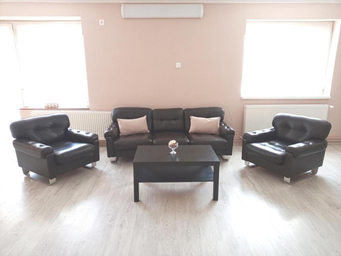 Stardust apartman Pecs Bagian luar foto