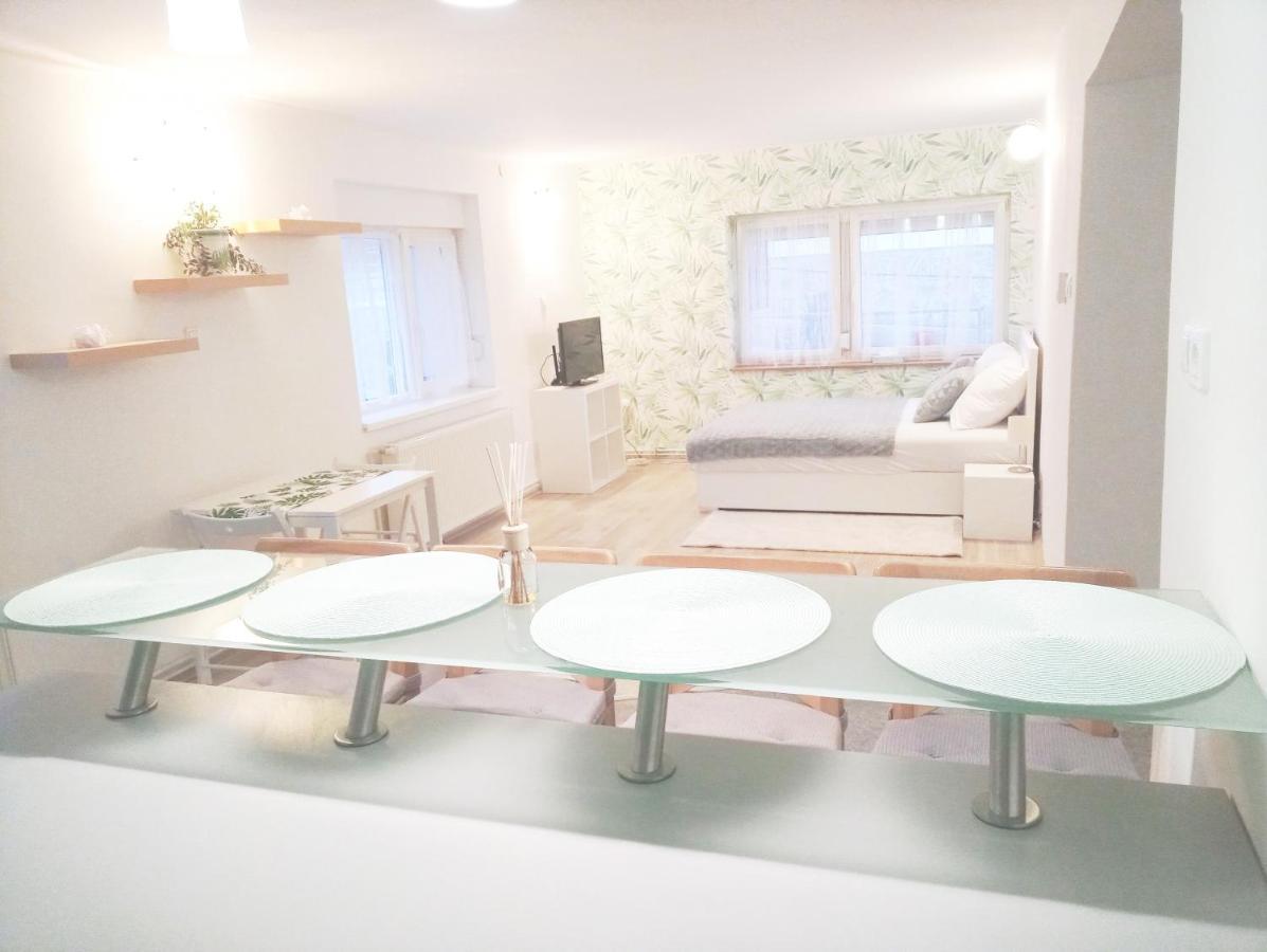 Stardust apartman Pecs Bagian luar foto