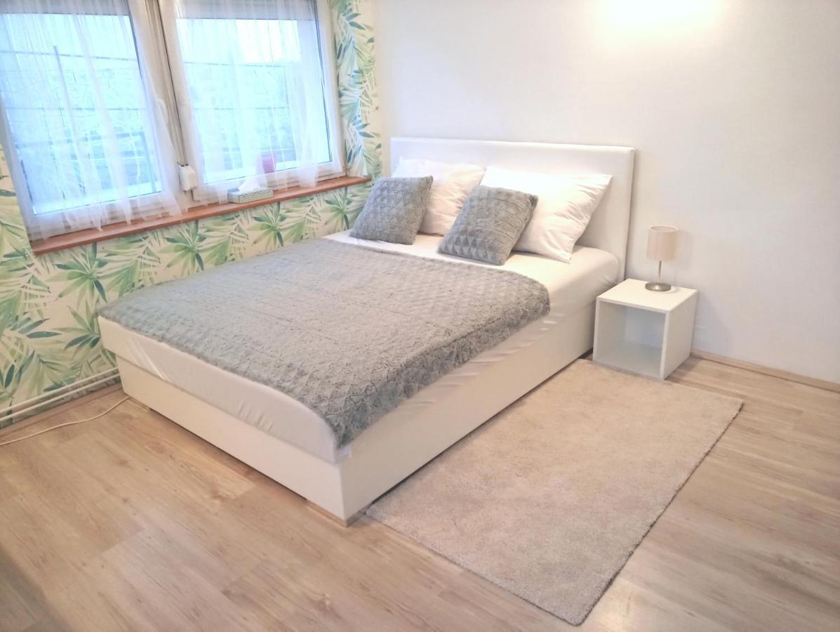 Stardust apartman Pecs Bagian luar foto