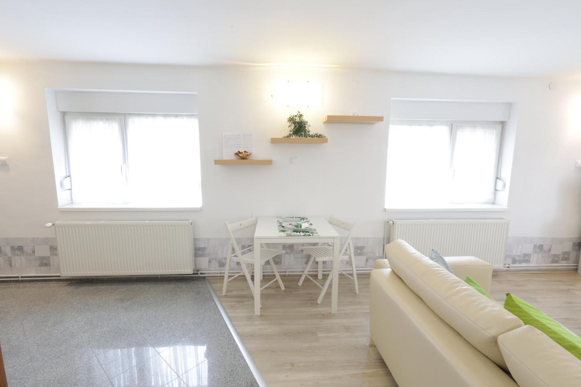 Stardust apartman Pecs Bagian luar foto